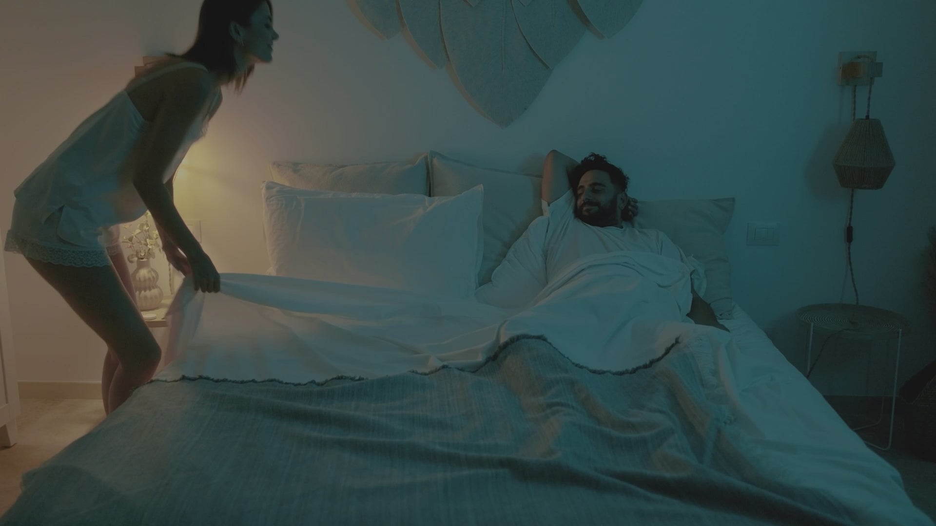 Carica il video: 